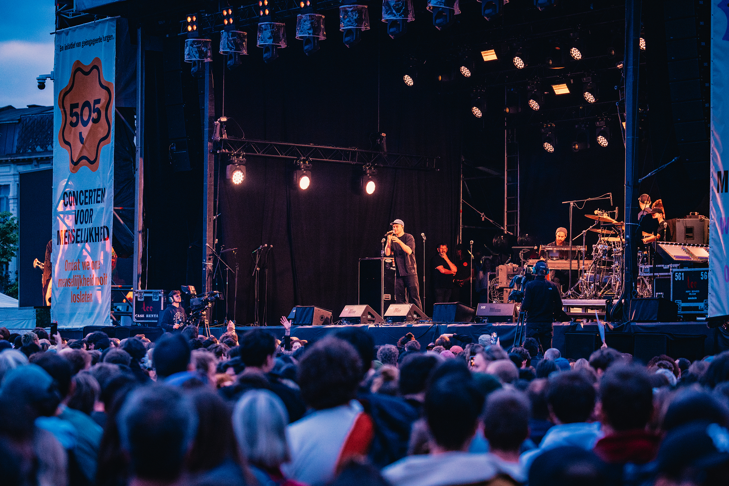 Brihang at 505-Concerten voor menselijkheid