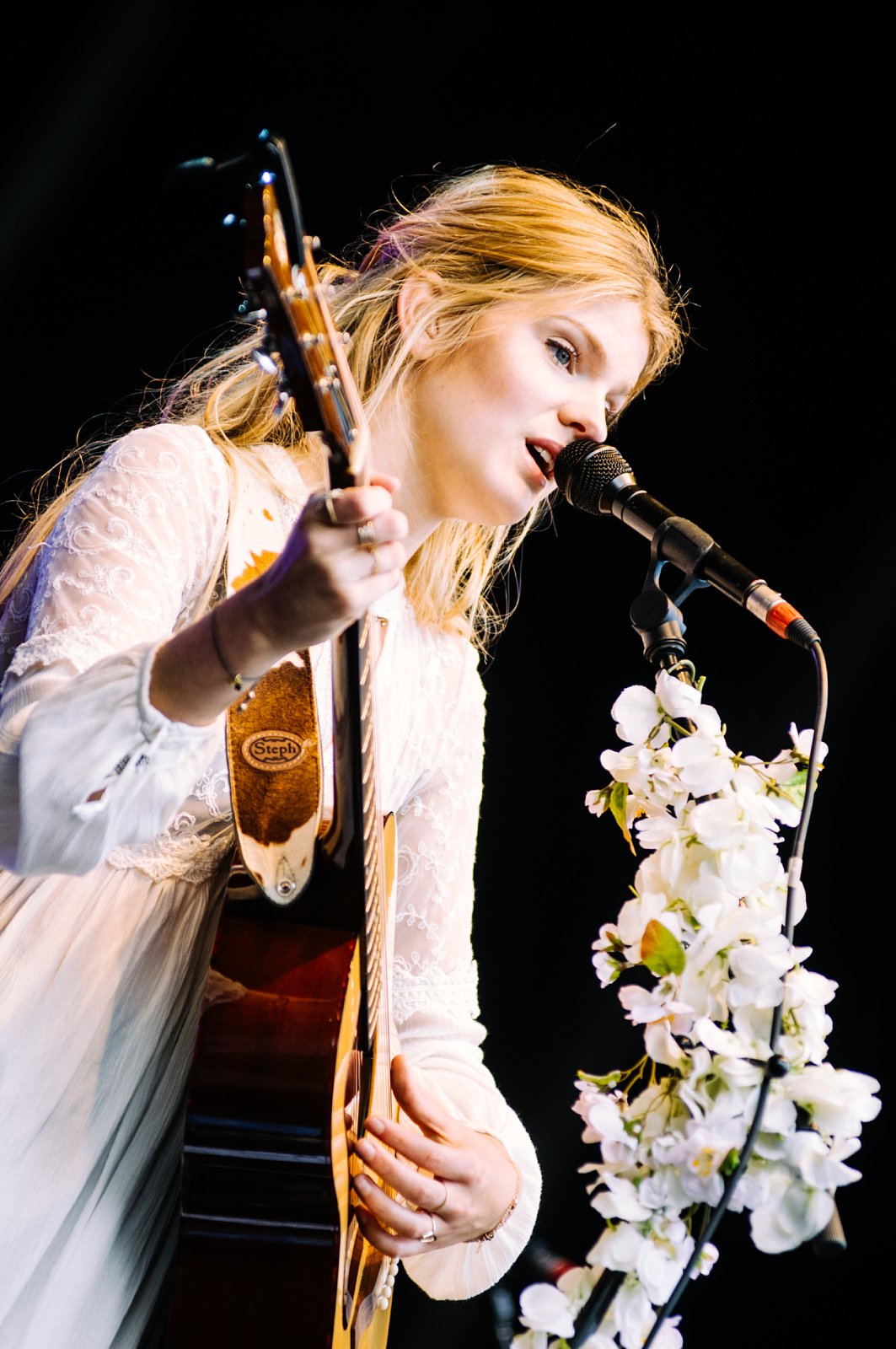 Emma Bale · photo 1