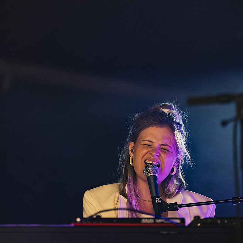 Lili Grace at DOK