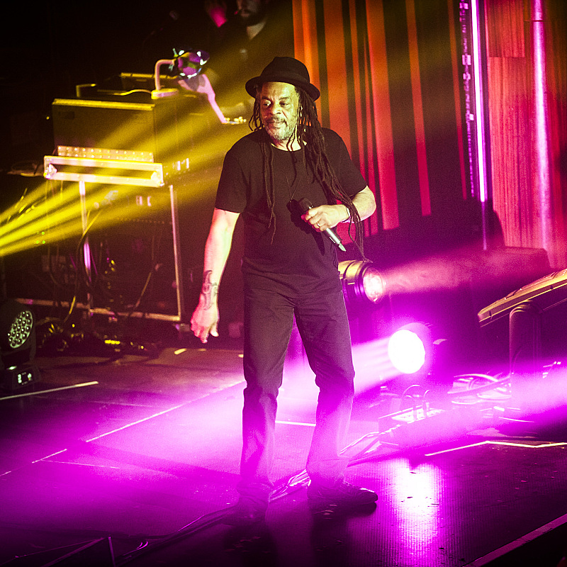 UB40