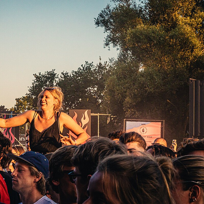 Glints at Fire Is Gold 2019