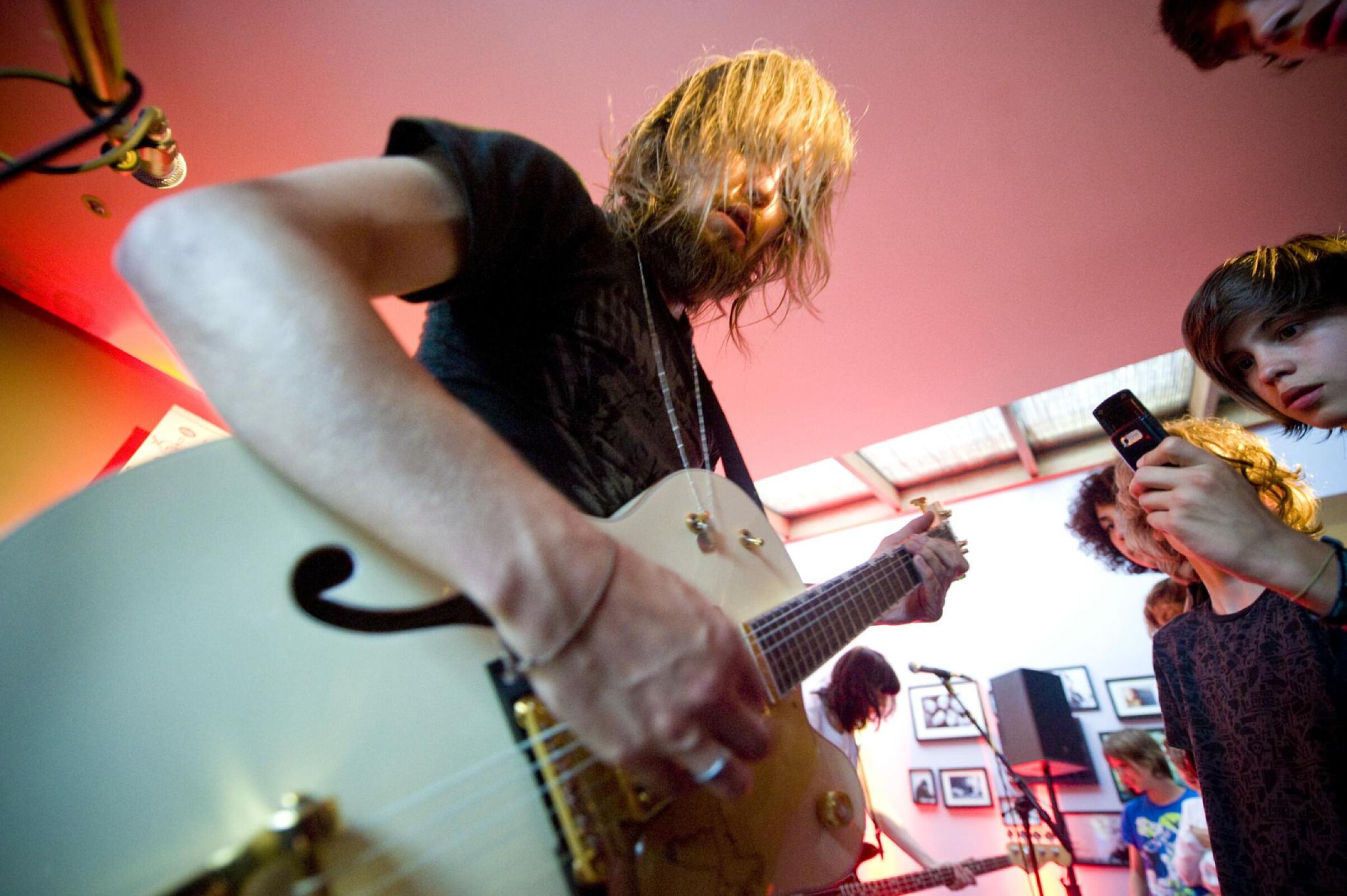 Band Of Skulls · photo 1