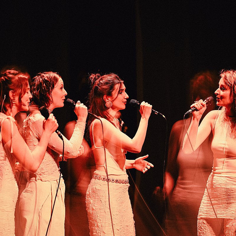 Hella at Minardschouwburg