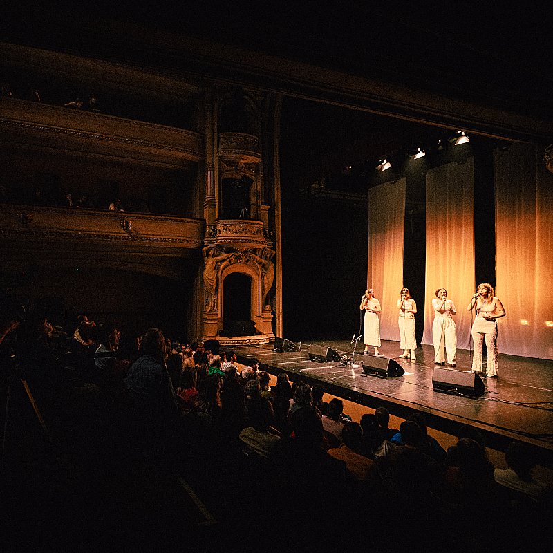 Hella at Minardschouwburg