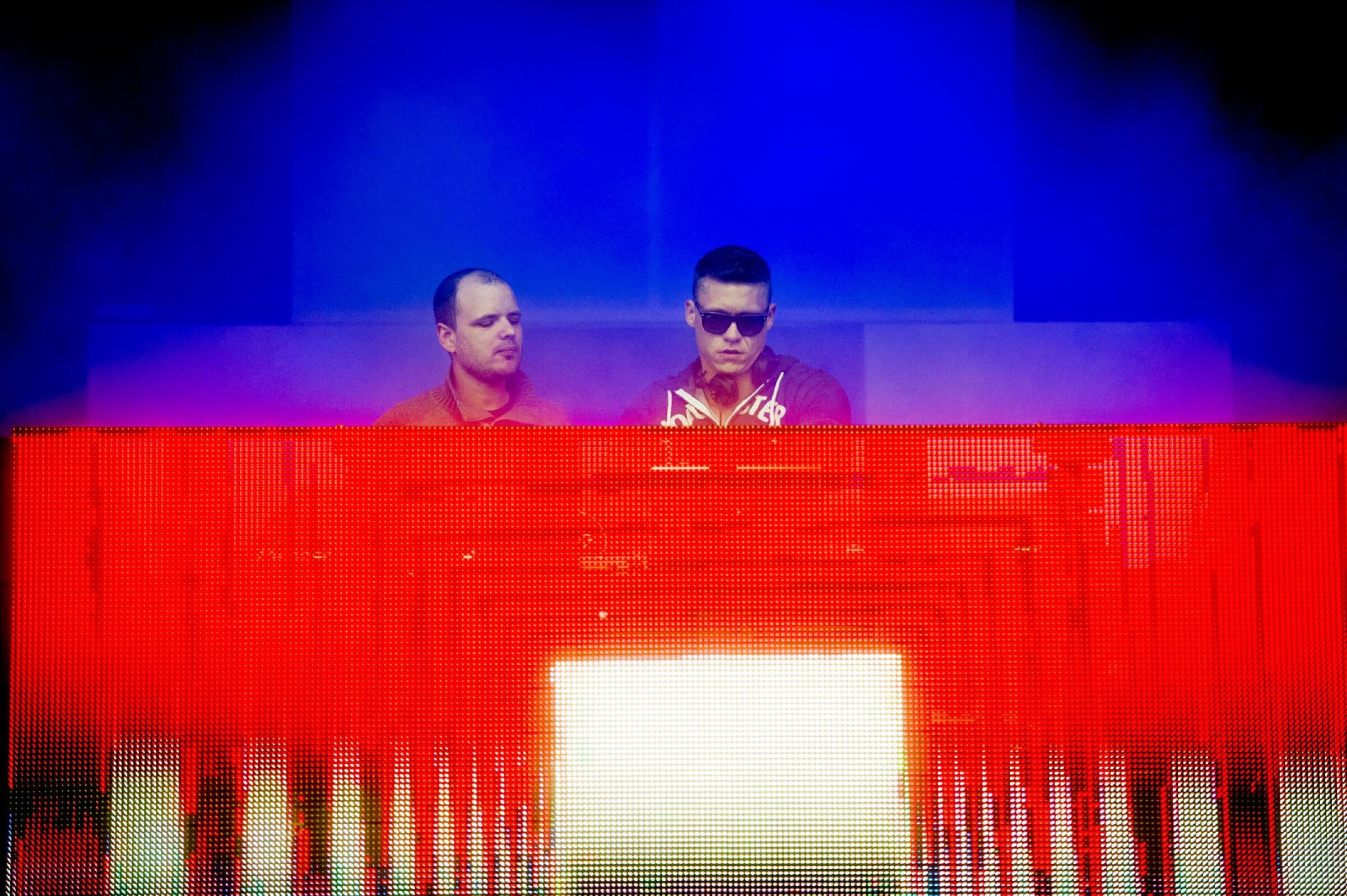 Voltage · photo 1