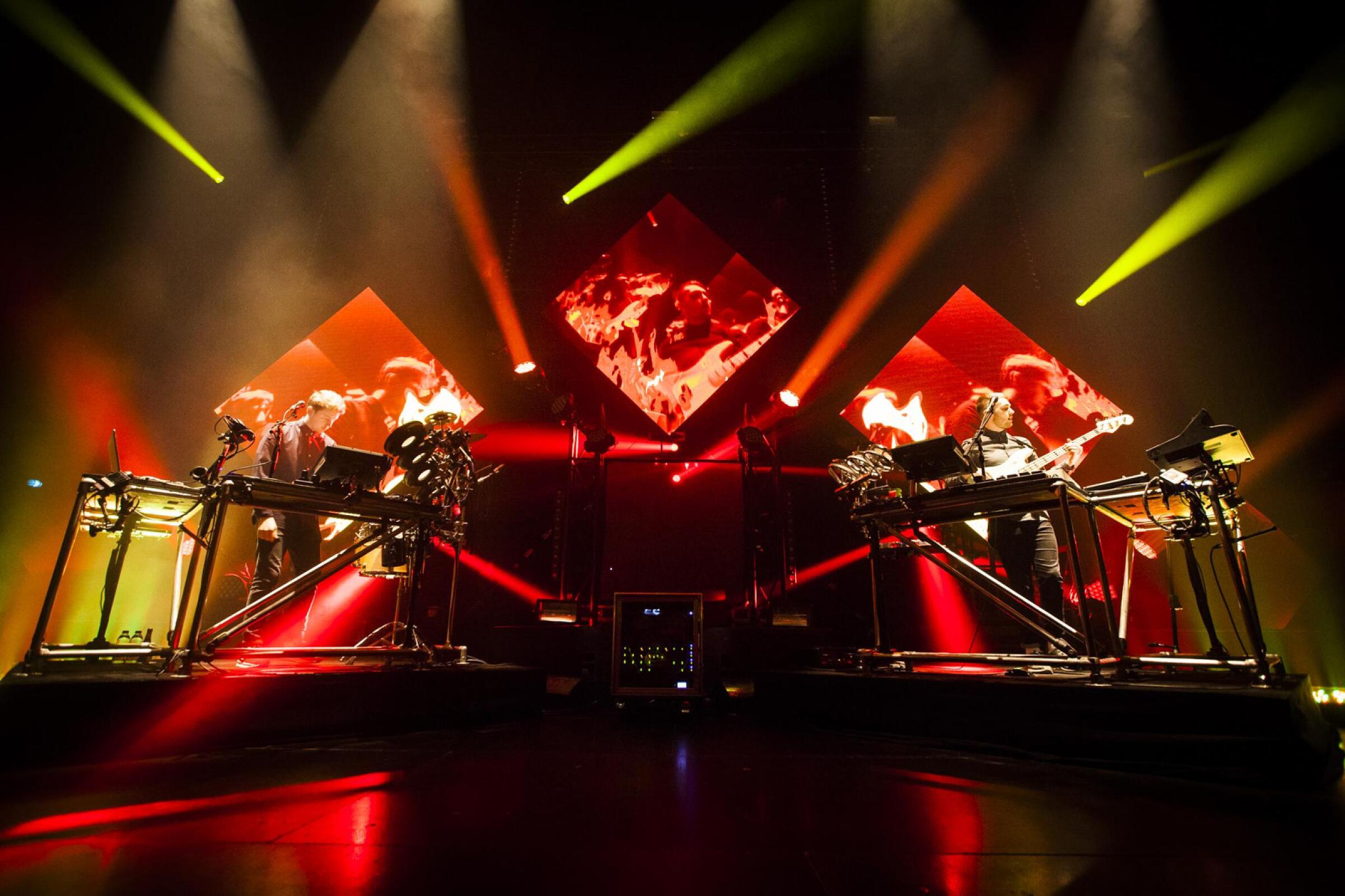Disclosure · photo 1