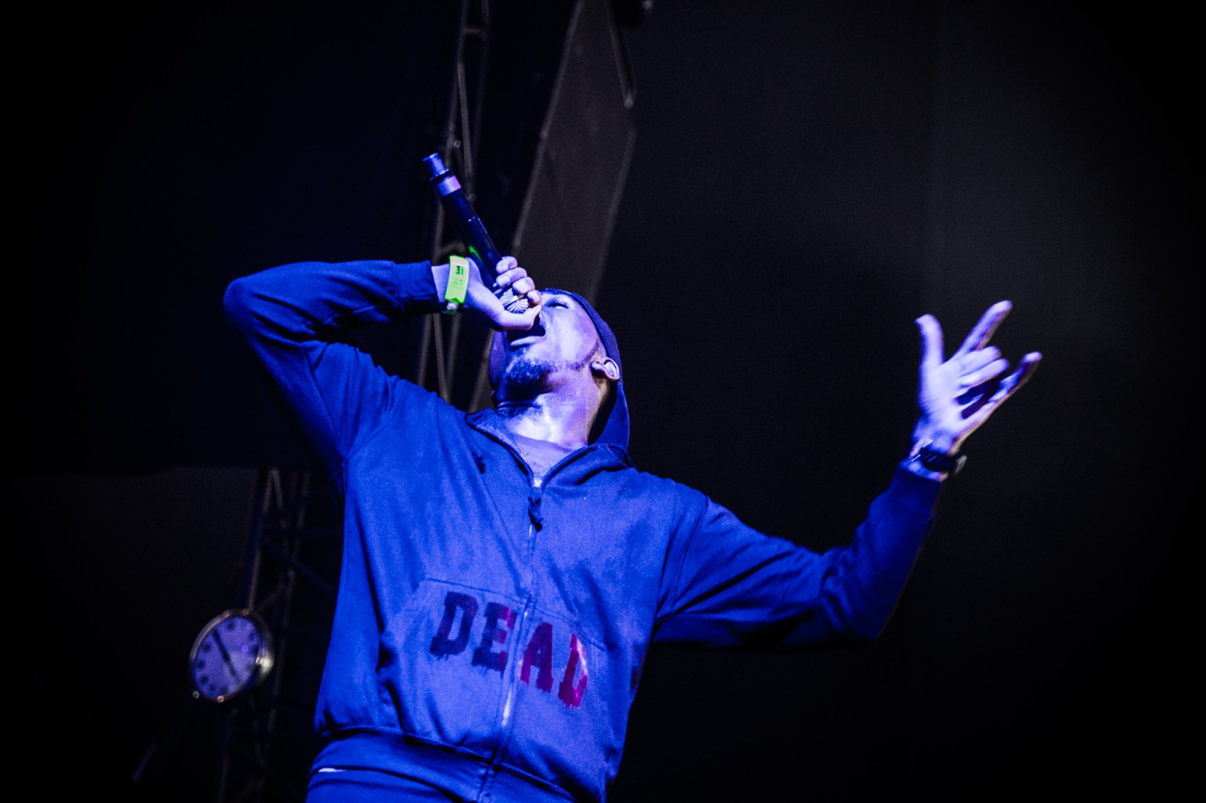 CASisDEAD · photo 1