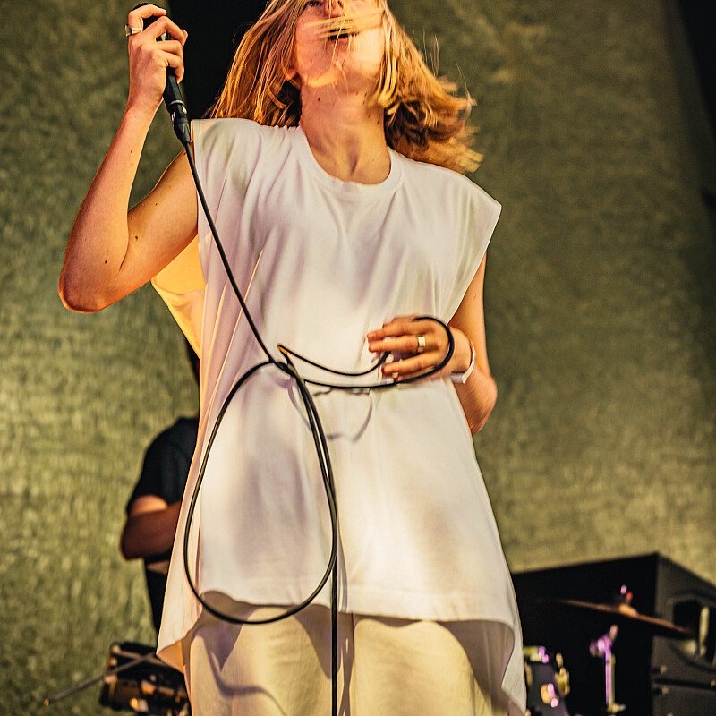 Whispering Sons at Cactusfestival 2019