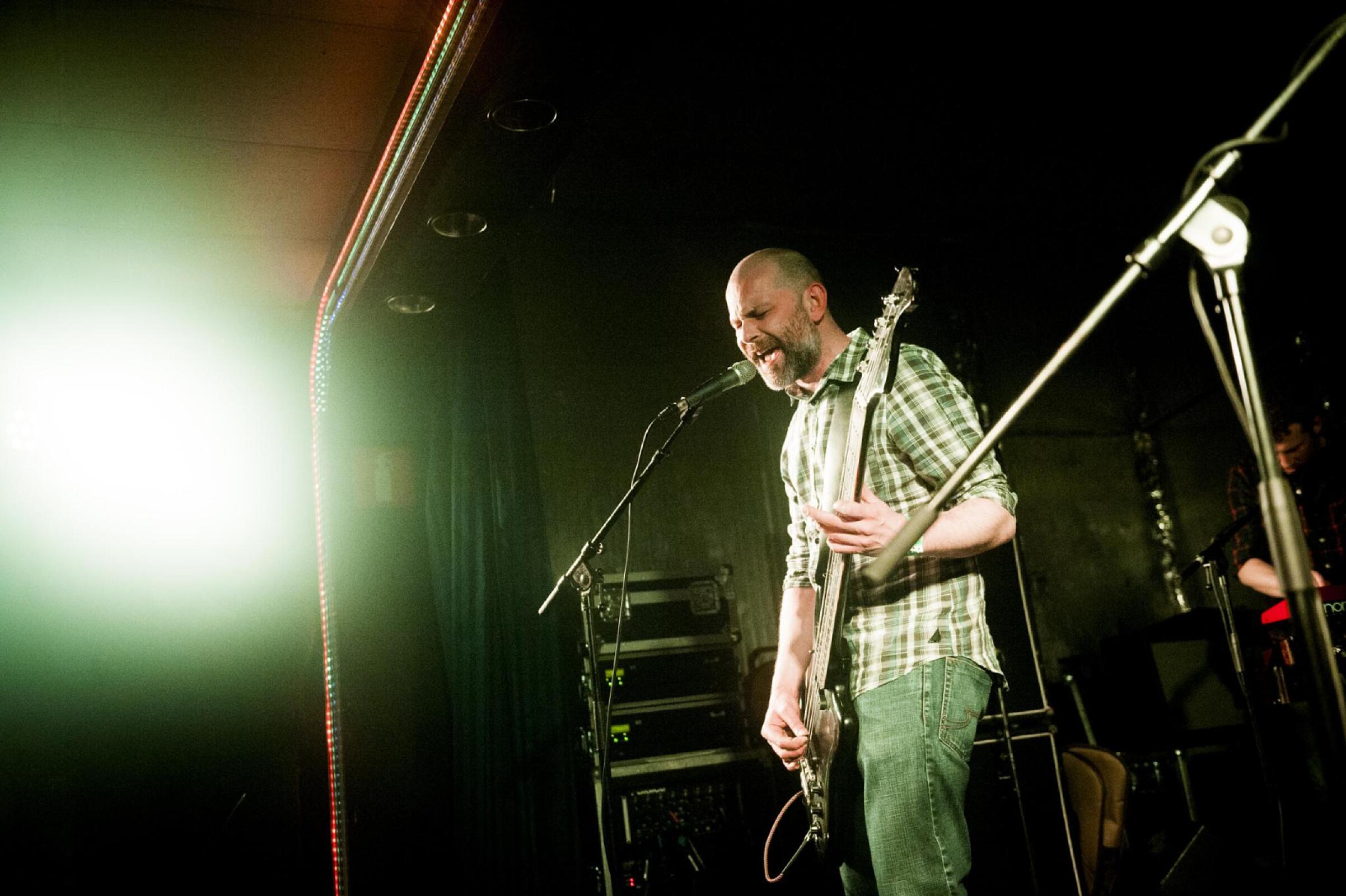 To The Bone · foto 1