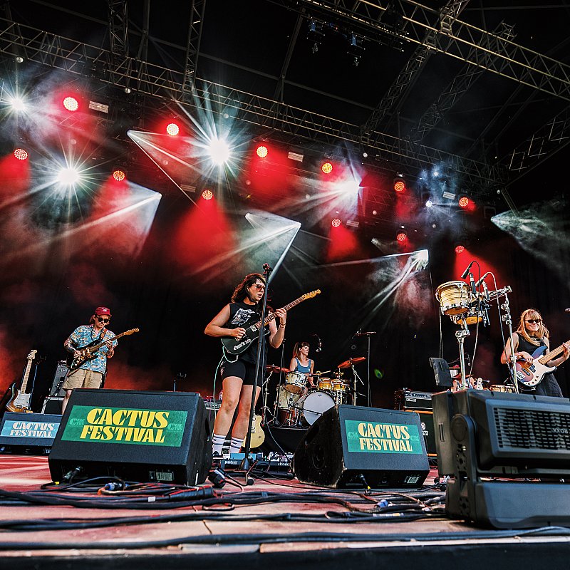 Los Bitchos at Cactusfestival 2026