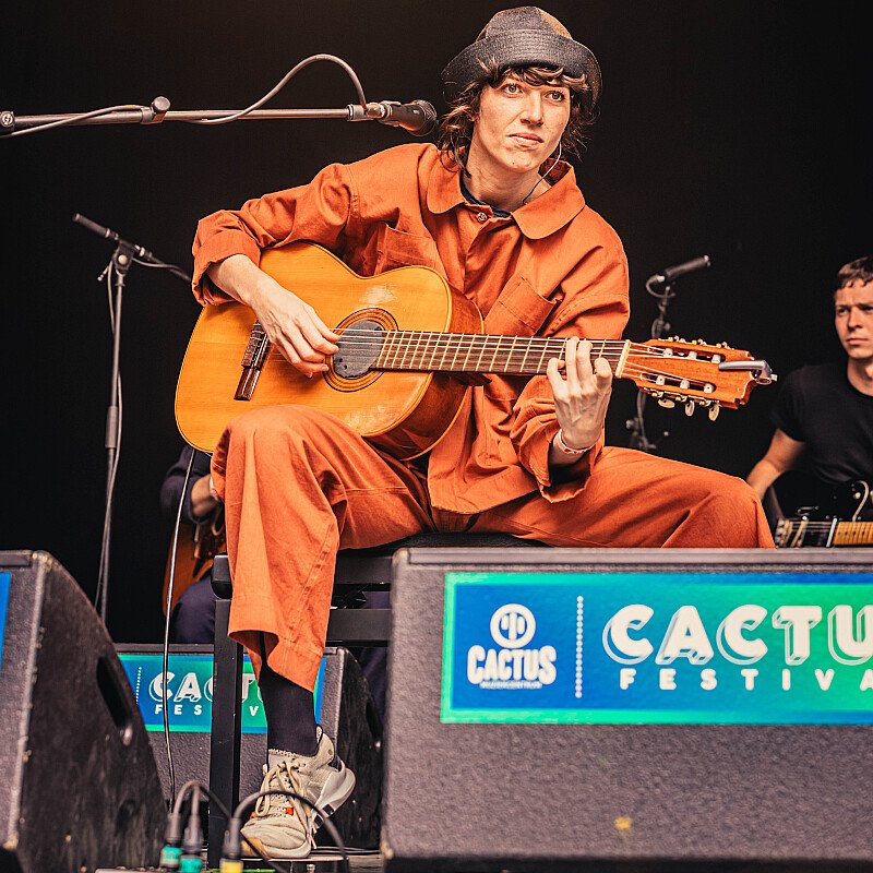 Aldous Harding at Cactusfestival 2019