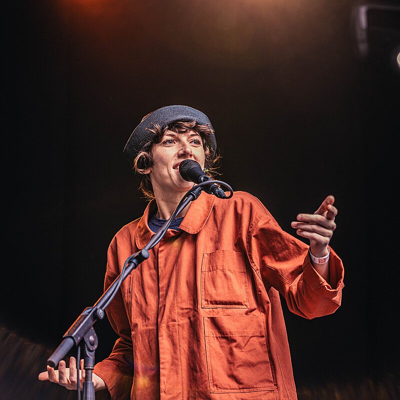 Aldous Harding at Cactusfestival 2019