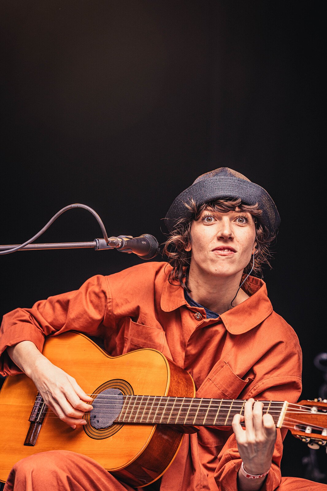 Aldous Harding at Cactusfestival 2019