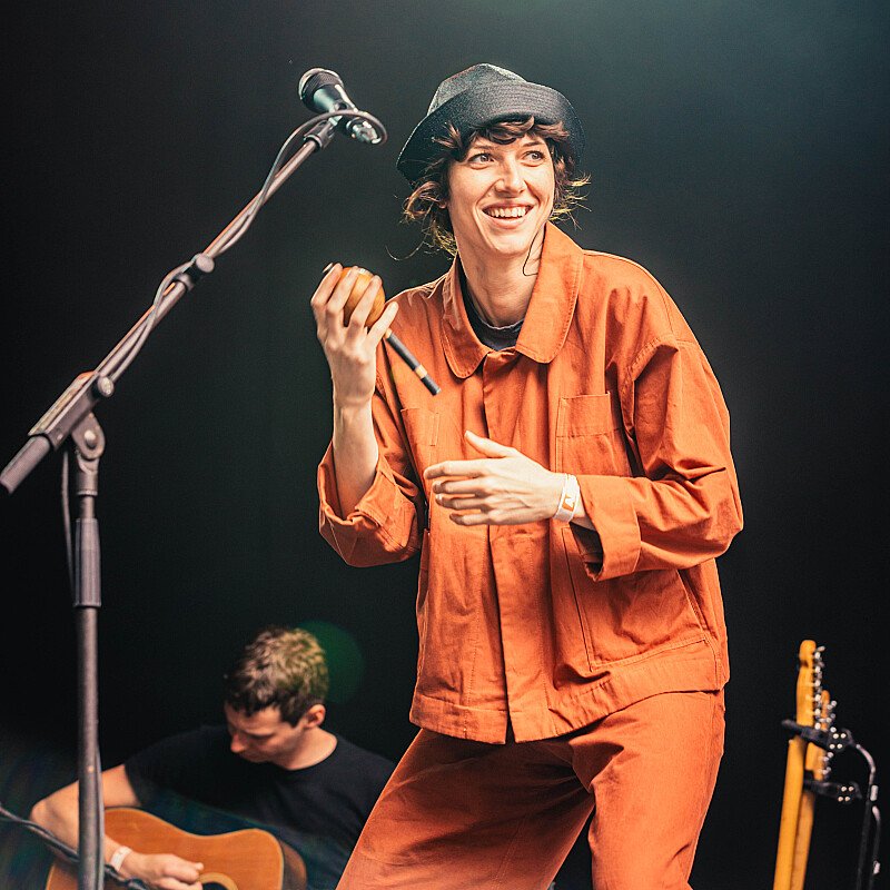 Aldous Harding at Cactusfestival 2019