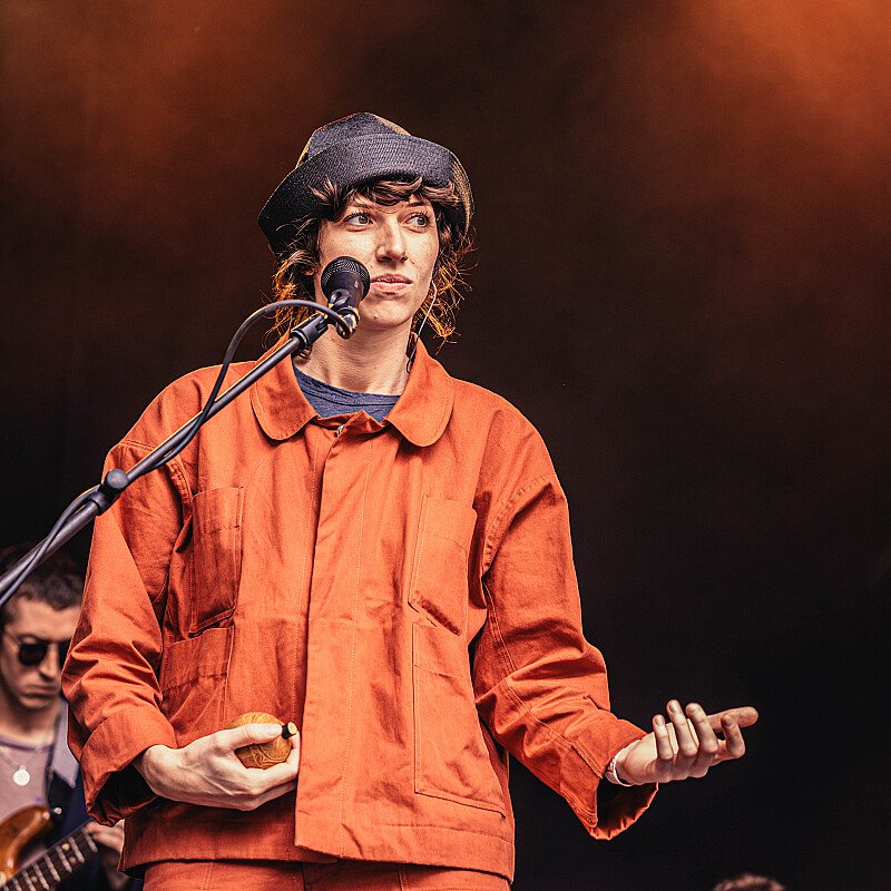 Aldous Harding at Cactusfestival 2019