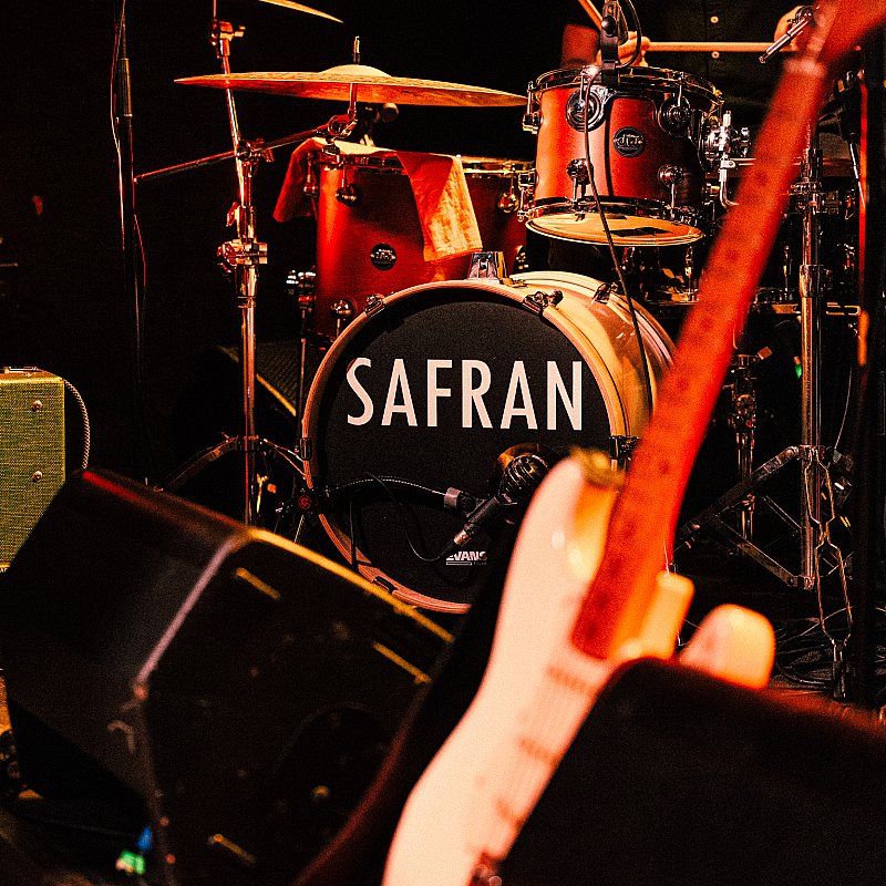 Safran at Charlatan