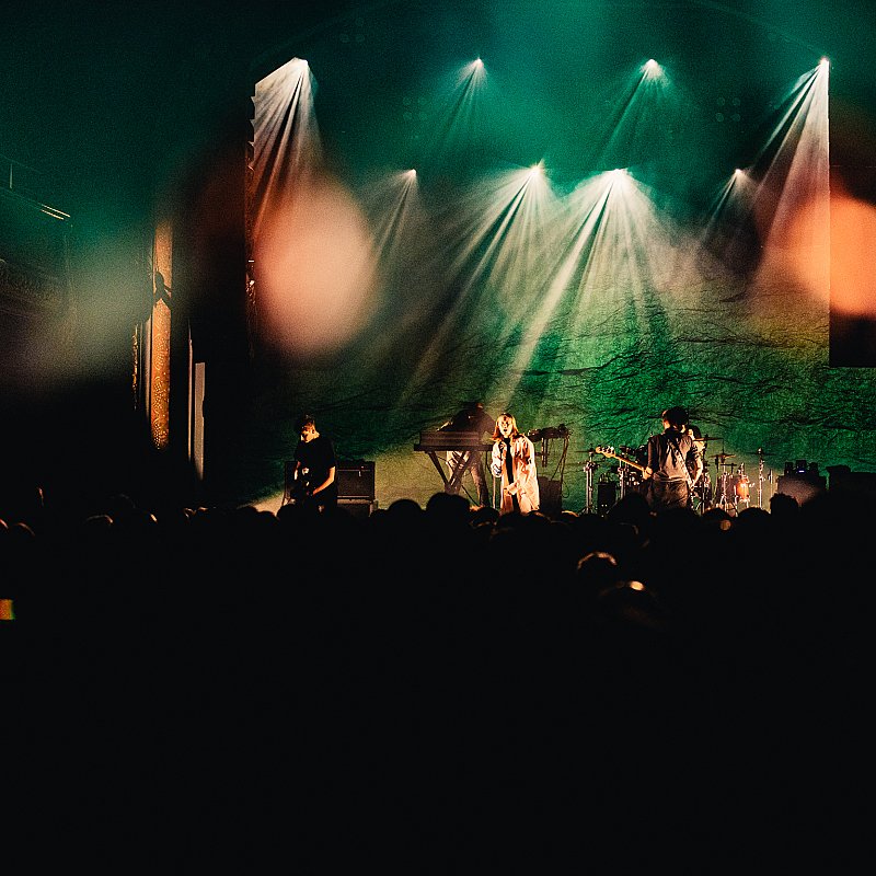 Whispering Sons at viernulvier