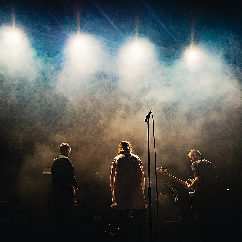 Whispering Sons at viernulvier