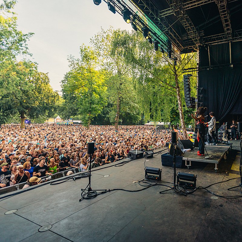 Charlotte Adigéry & Bolis Pupul at Cactusfestival 2023