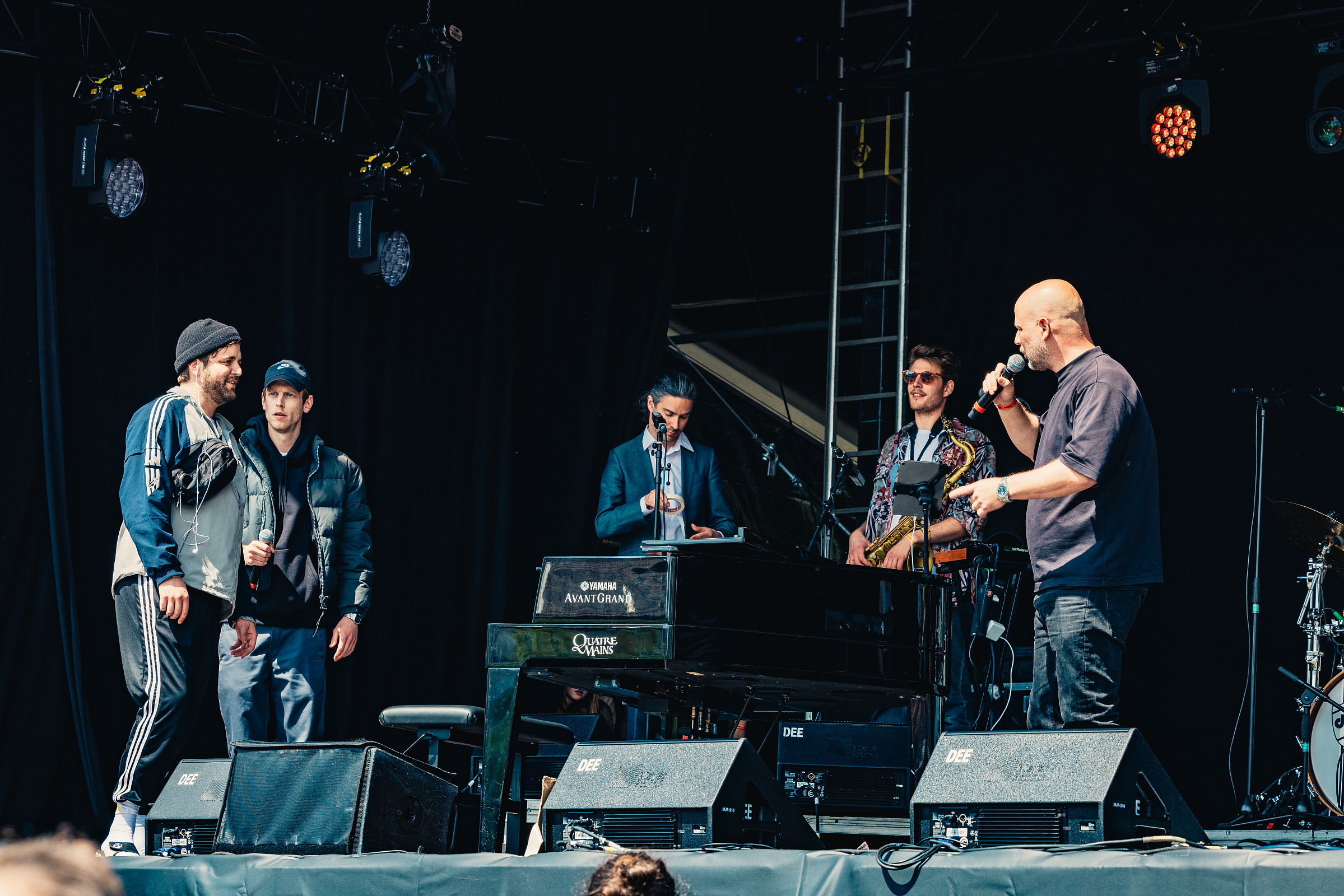 Flip Kowlier at 505-Concerten voor menselijkheid