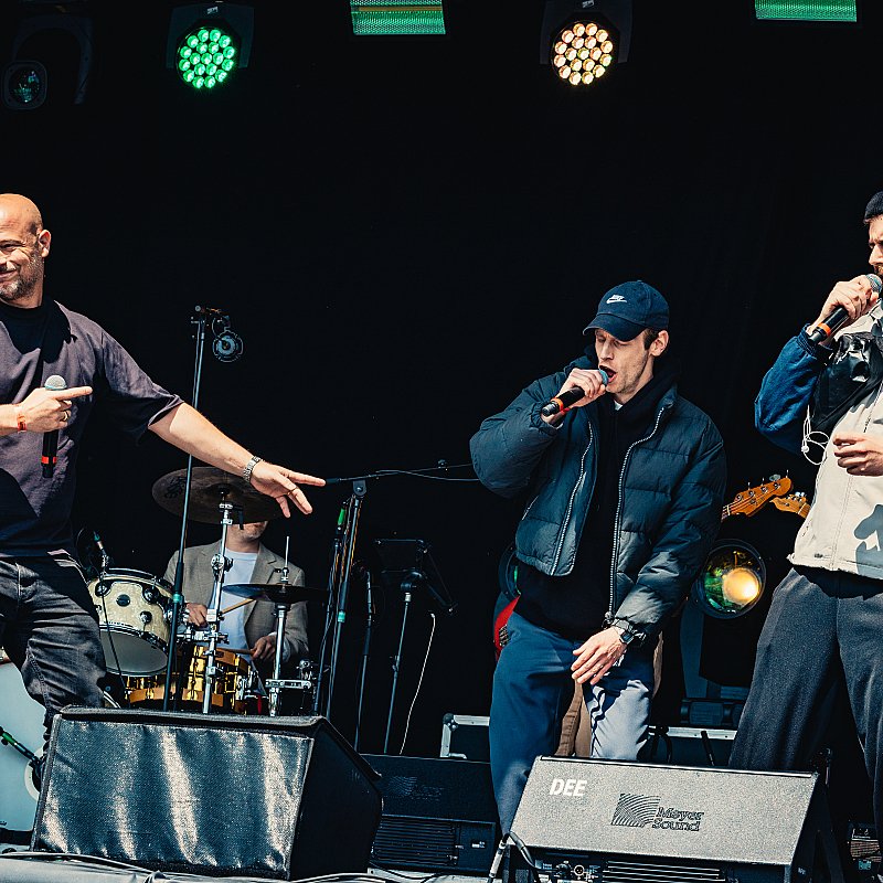 Flip Kowlier at 505-Concerten voor menselijkheid