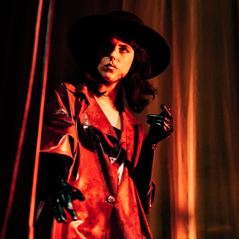 Sylvie Kreusch at viernulvier