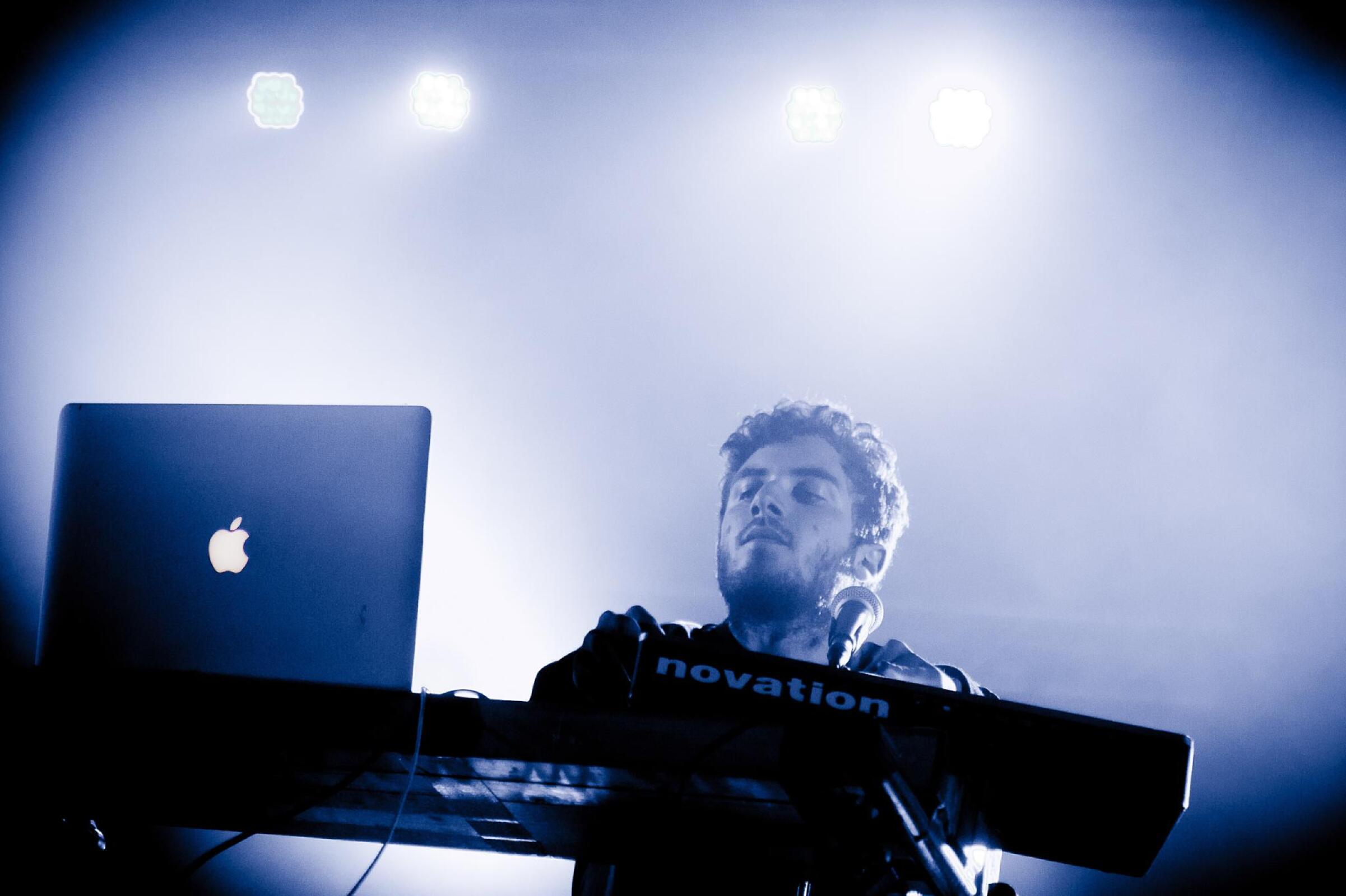Nicolas Jaar Live · photo 1