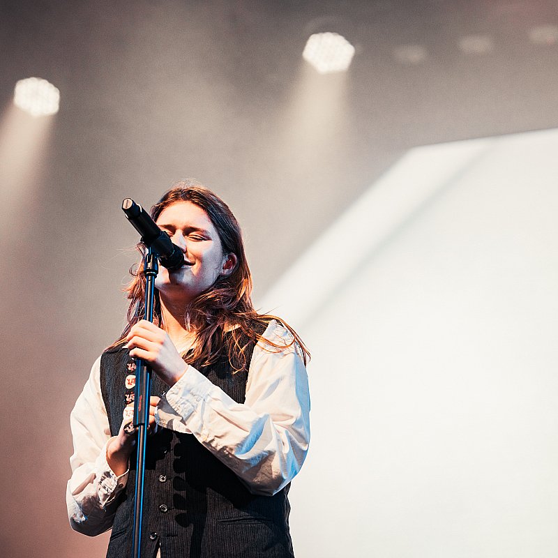 girl in red at Pukkelpop 2023