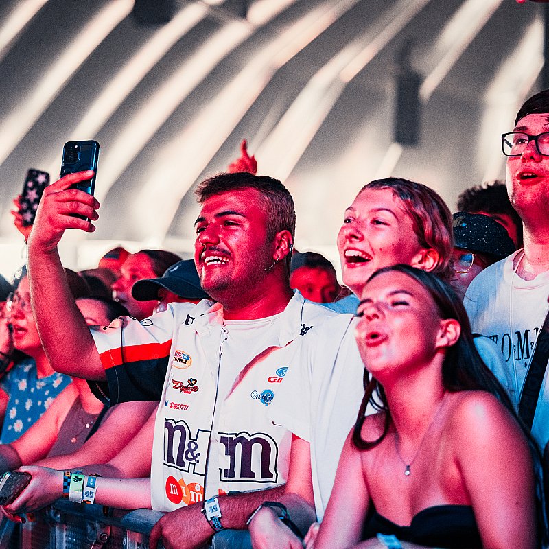 girl in red at Pukkelpop 2023