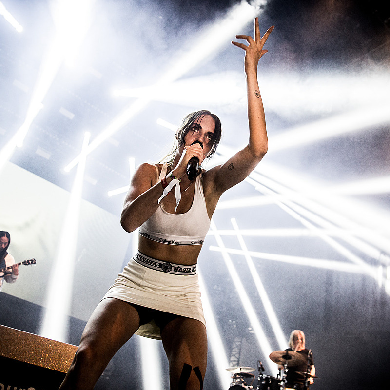 MØ