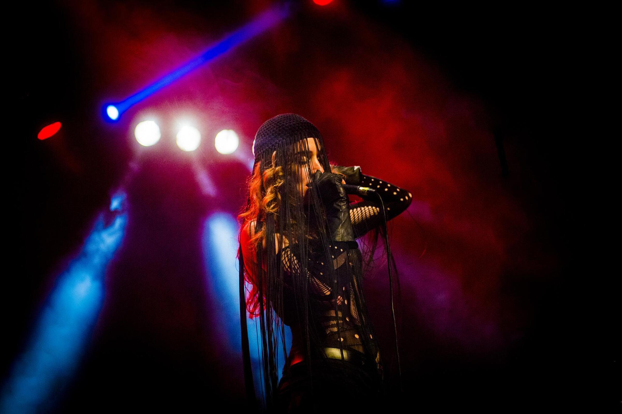 Hazy Hands · photo 1