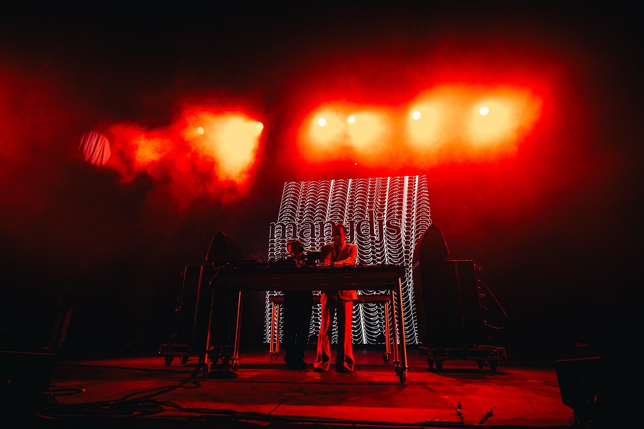 2manydjs · photo 1