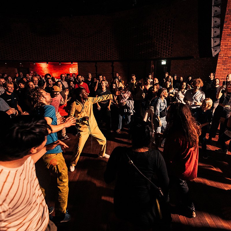 KOKOKO! at Wintercircus