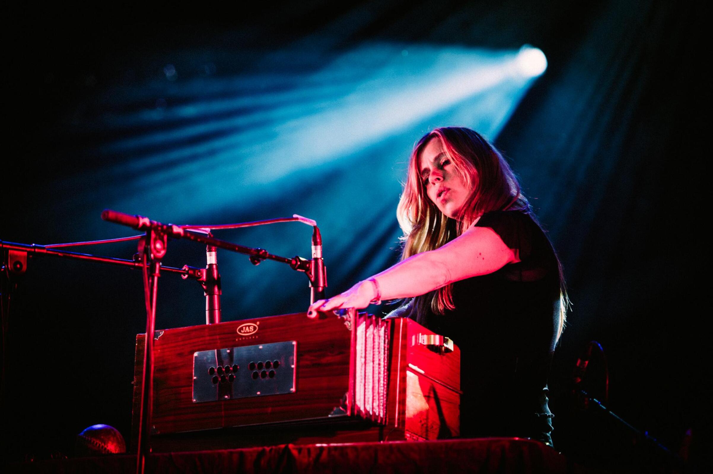 Anna Calvi · photo 1