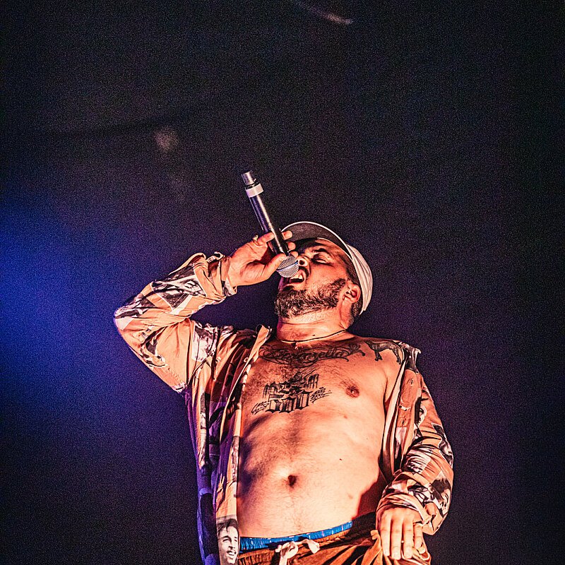 Zwangere Guy at Fire Is Gold 2019