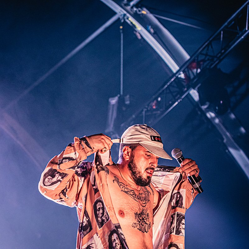 Zwangere Guy at Fire Is Gold 2019