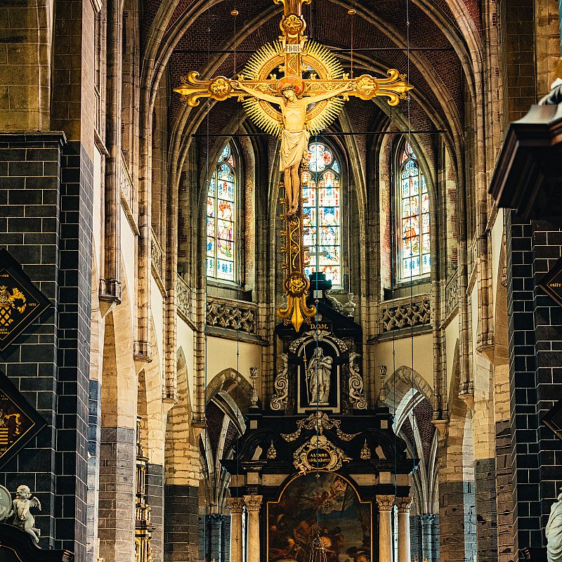 Iskander Moon at Sint-Jacobskerk