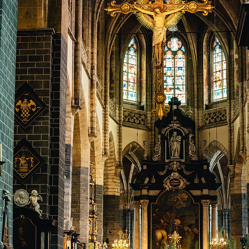Iskander Moon at Sint-Jacobskerk