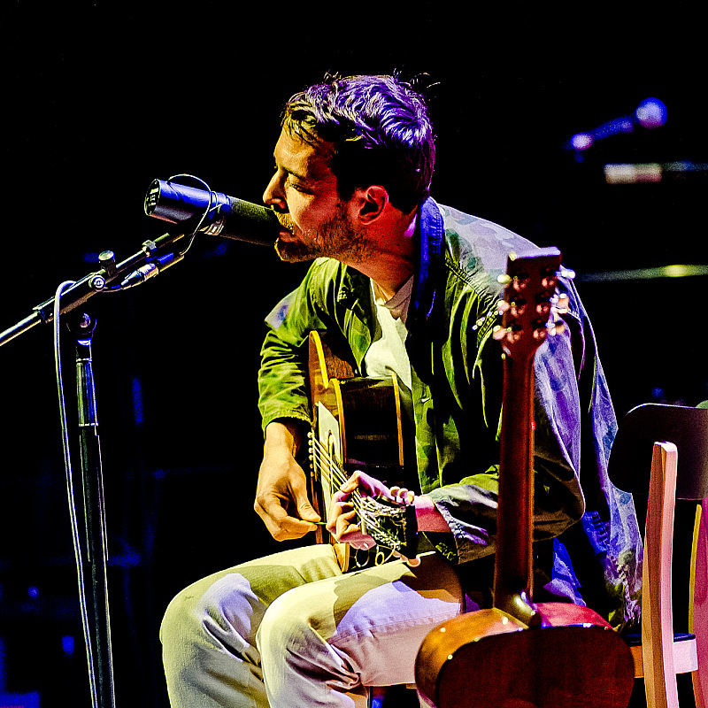 Robin Pecknold
