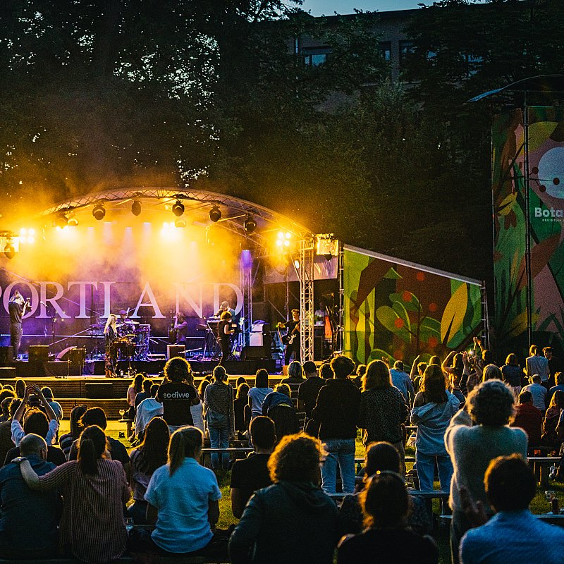 Portland at Botaniek Live