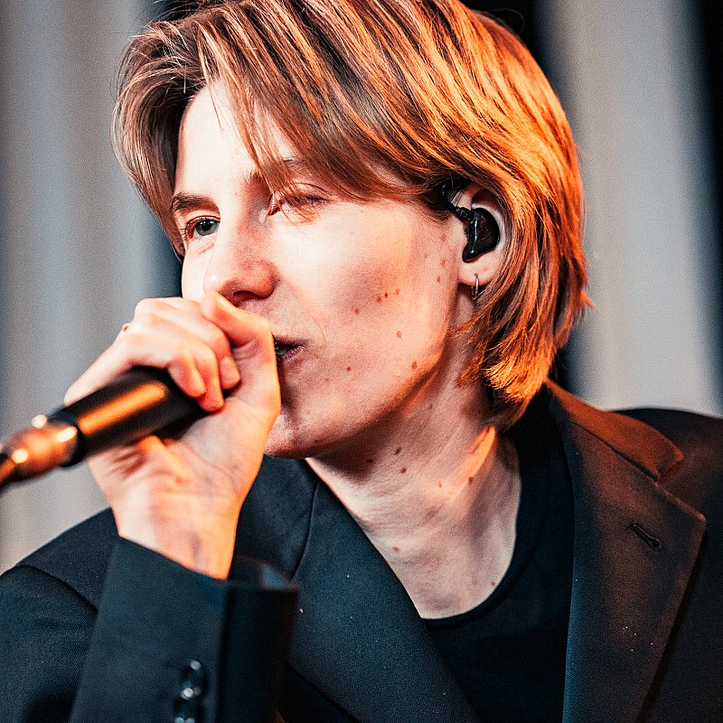 Whispering Sons at viernulvier