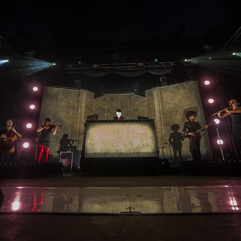 Wax Tailor & The Dusty Rainbow Experience