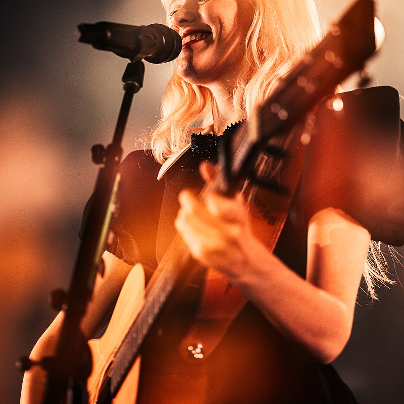 Maisie Peters at viernulvier