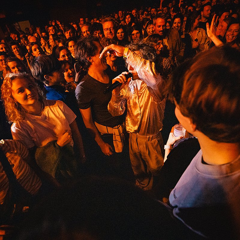 Compact Disk Dummies at viernulvier