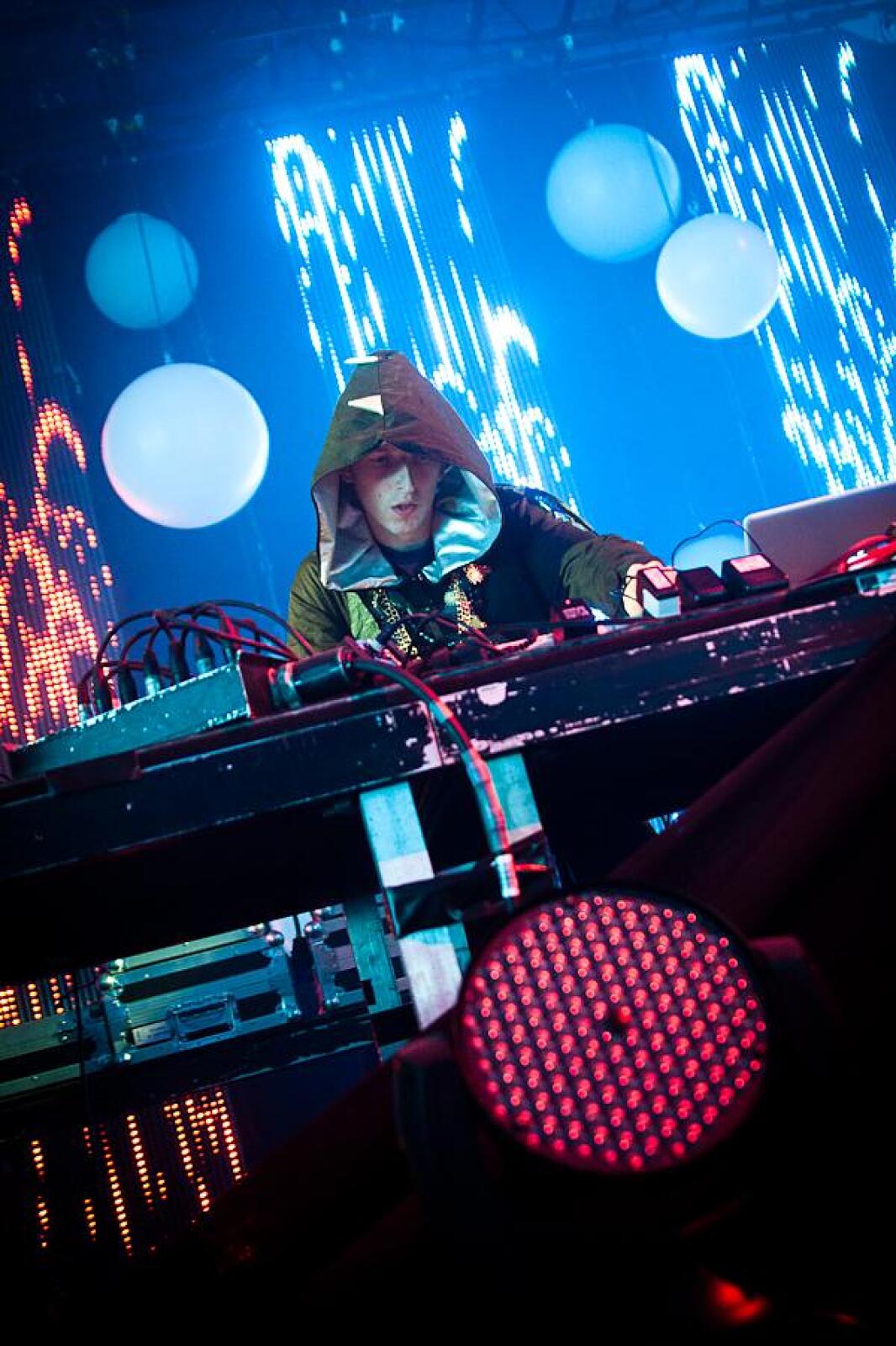 Totally Enormous Extinct Dinosaurs · photo 1