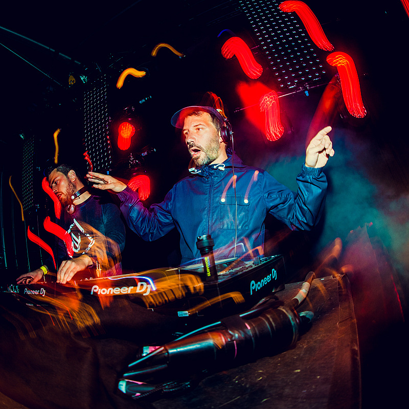 Soul Shakers & KD Soundsystem Feat. Zwartwerk