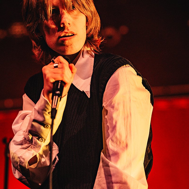 Whispering Sons at viernulvier