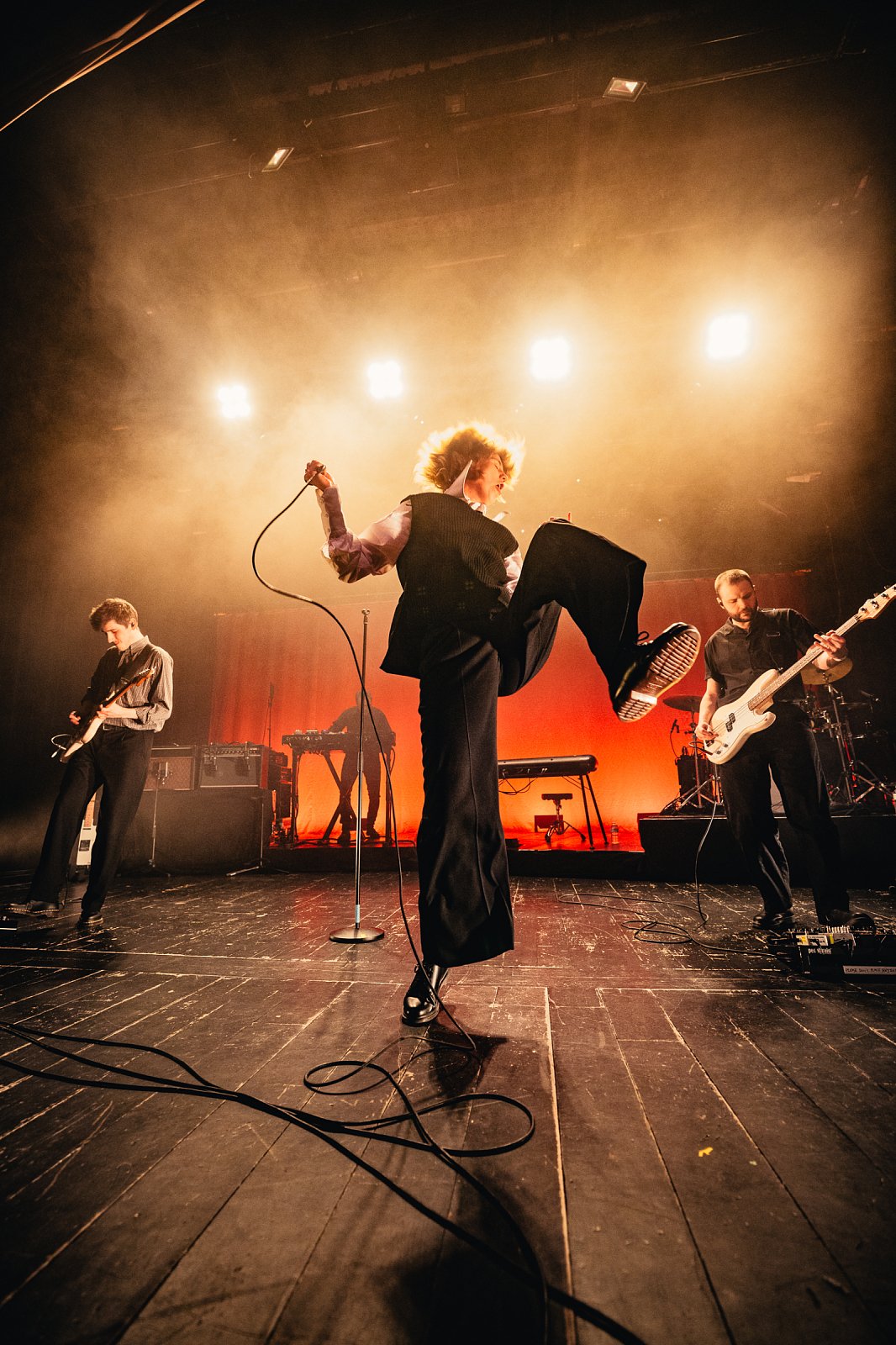 Whispering Sons at viernulvier