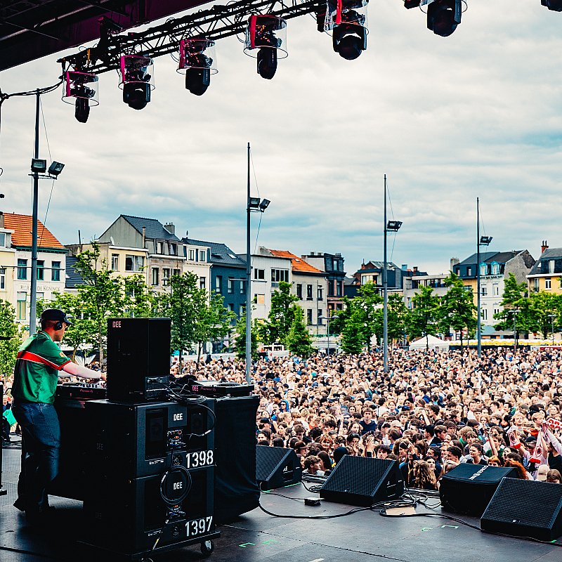 Faisal at 505-Concerten voor menselijkheid