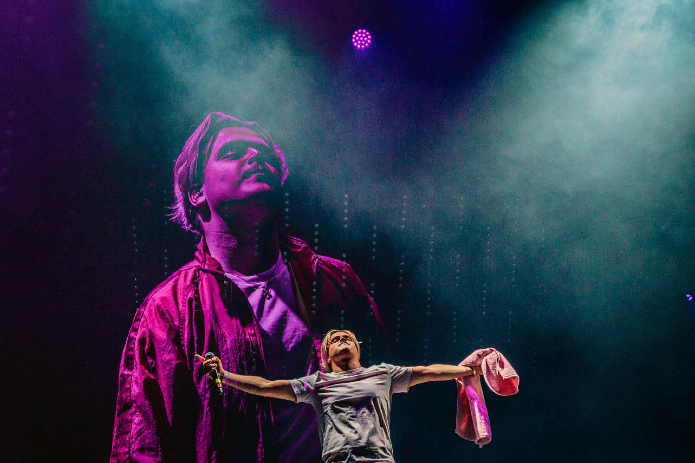 Glints at Ancienne Belgique